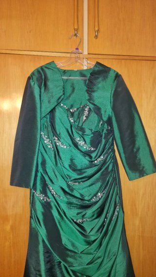 Conjnunto Vestido y chaqueta de fiesta Koton verde