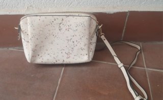 Abrigo negro talla M, cazadora vaquera y bolso