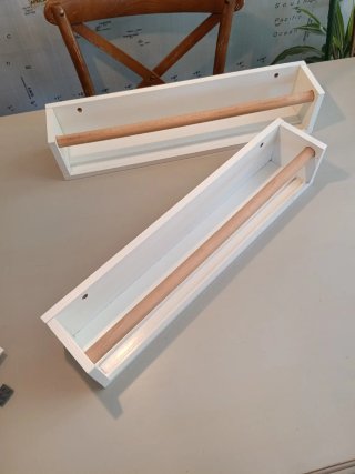 Dos estantes de  pared blanco madera pino