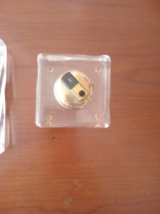 Cenicero y mechero de cristal y latón