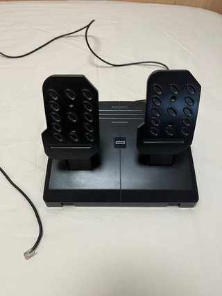 Volante y Pedales Hori PS4/PS3/PC
