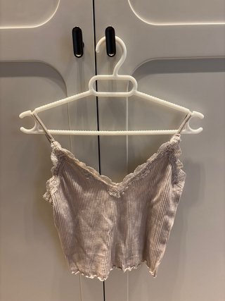 Top encaje Stradivarius beige