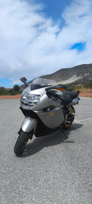 BMW R1200S Plata y Amarillo