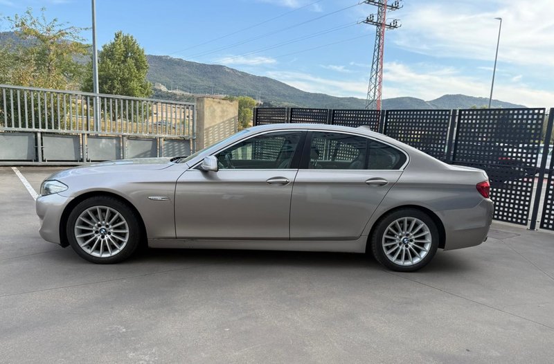 BMW Serie 5 2011, foto 2