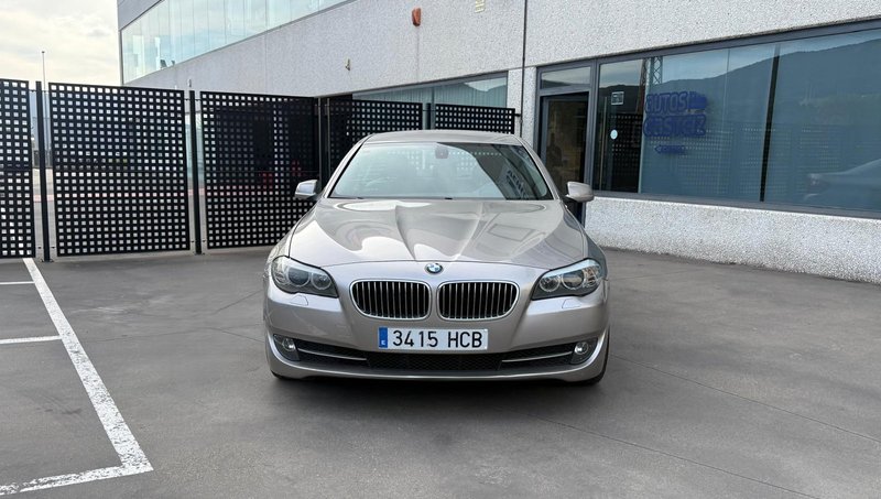 BMW Serie 5 2011, foto 12