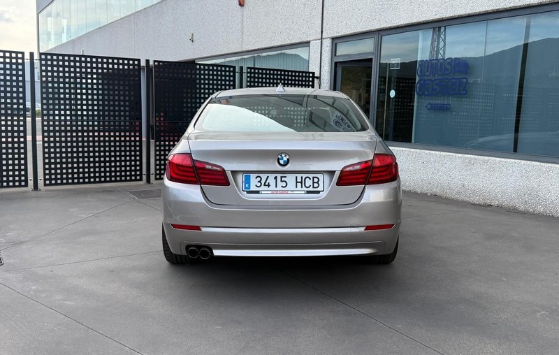 BMW Serie 5 2011, foto 22