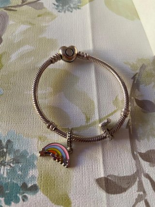 Pulsera infantil Pandora ❤️ Arcoíris y letra L