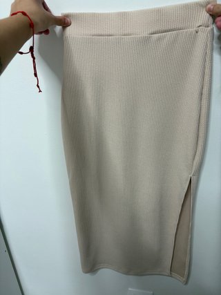 Falda Shein beige midi con abertura