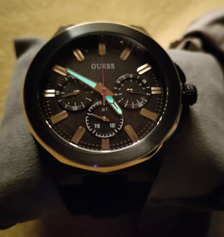 Reloj GUESS nuevo, negro