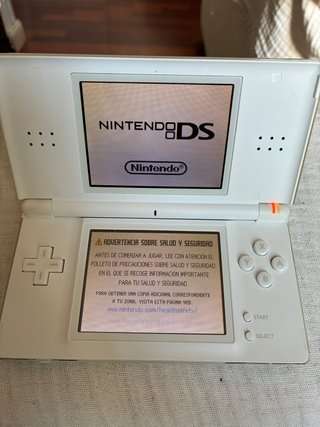 Nintendo DS Blanca +Juego BRAIN TRAINING .