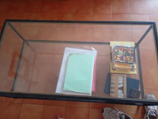 Mesa centro cristal y metal