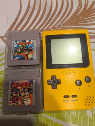 Nintendo Game Boy Pocket Amarilla + 2 Juegos