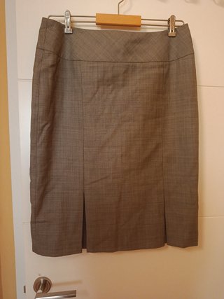 Falda elegante gris