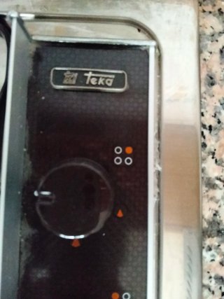 Cocina Teka cuatro fogones por estrenar accesorios