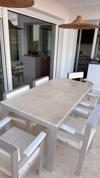 Mesa y 6 sillas de exterior