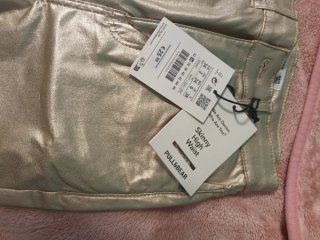 Pantalón dorado metalizado
