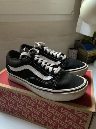 Zapatillas Vans Old Skool Negras y Blancas