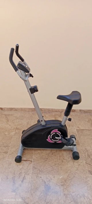 Bicicleta estática y cinta de correr