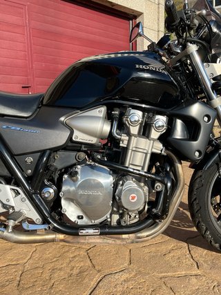 Honda CB 1300 Negra