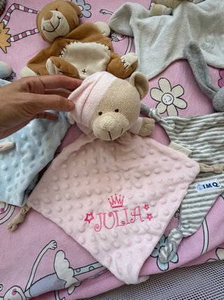 Dou-dou bebé con peluche