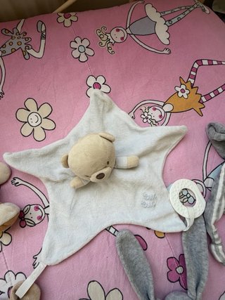 Dou-dou bebé con peluche