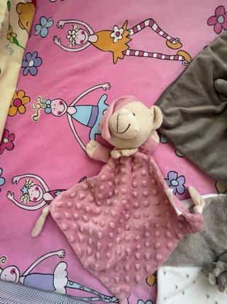 Dou-dou bebé con peluche