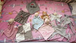 Dou-dou bebé con peluche