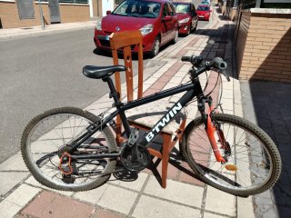 Bicicleta B'TWIN Negra 24 -26 pulgadas