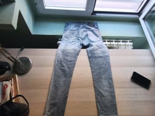 Pantalones vaqueros rectos grises