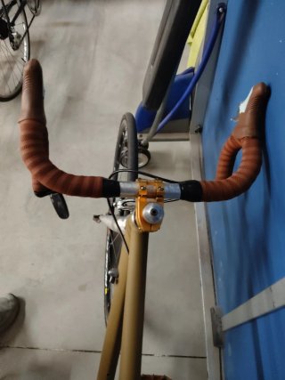 Bici urbana tipo fixed color caqui