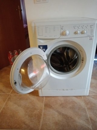 Lavadora Indesit iwc7105 7kg (No funciona)