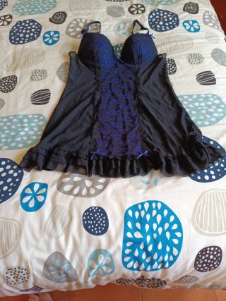 Picardía negra y azul con encaje