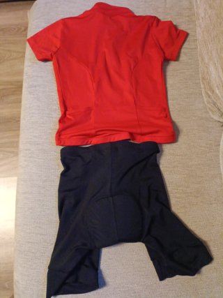 Conjunto Ciclismo Maillot Rojo y Culotte Negro jr