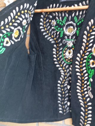 Chaleco Zara Ante Bordado Negro Talla M