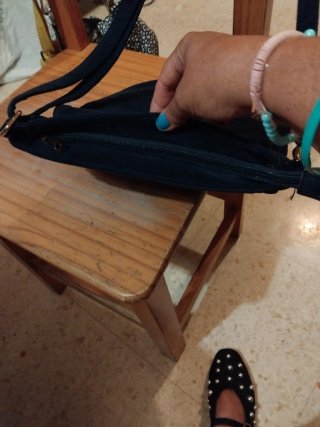 Bolso Piel Azul Marino Cierre Click