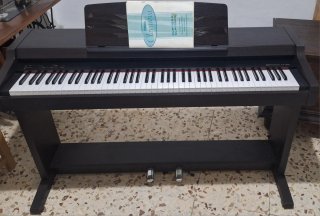 Piano digital clasico Yamaha Clavinova CLP153S