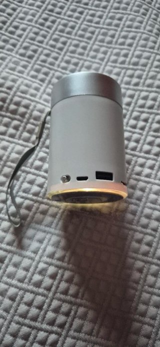 Altavoz Bluetooth Inalámbrico Plata y Blanco