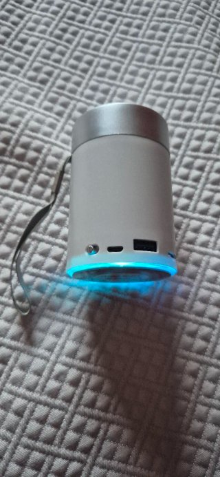 Altavoz Bluetooth Inalámbrico Plata y Blanco