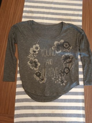 Camiseta Bershka gris talla S
