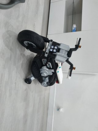 Moto Eléctricade batería Infantil Negra y Blanca