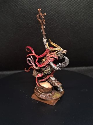 Vidente Gris Skaven, no una rata más