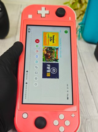 Console Nintendo Switch Lite completa