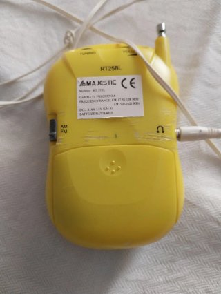 Radio tascabile Majestic RT 25BL gialla