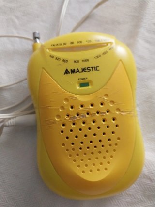 Radio tascabile Majestic RT 25BL gialla