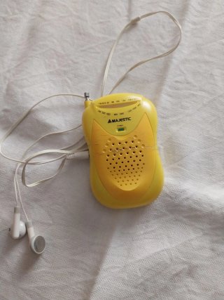Radio tascabile Majestic RT 25BL gialla