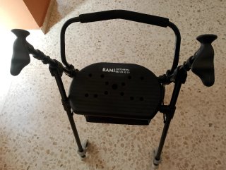 Andador Bami Forta con asiento y bolsa