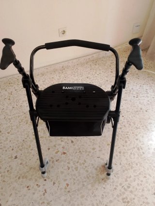 Andador Bami Forta con asiento y bolsa