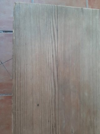 Banqueta o mesita  auxiliar rústica madera maciza.