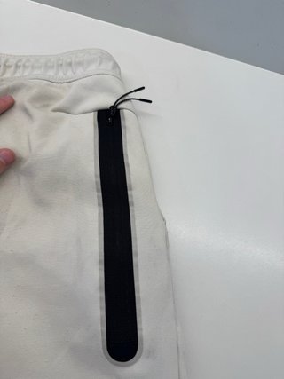 Pantalón Nike Tech Beige
