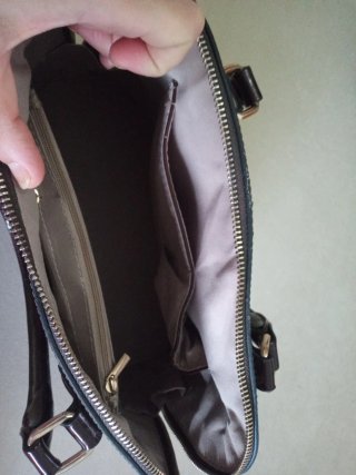 Bolso de mujer con estampado de serpiente
